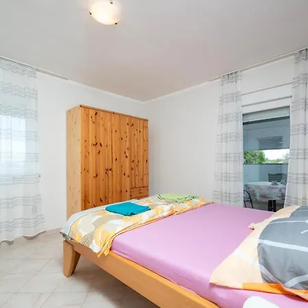 1 Bedroom Stunning In Fažana