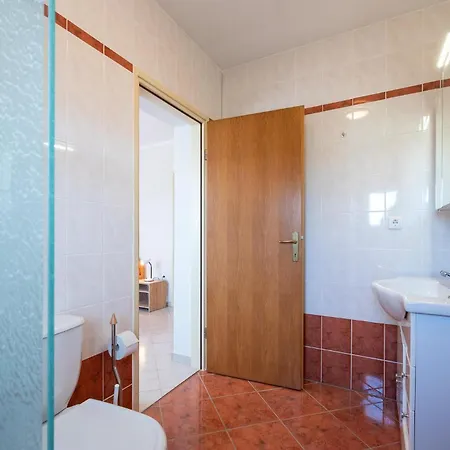 1 Bedroom Stunning In *