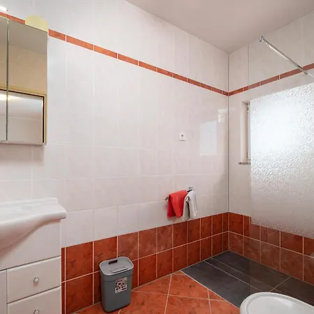 1 Bedroom Stunning In Lejlighed